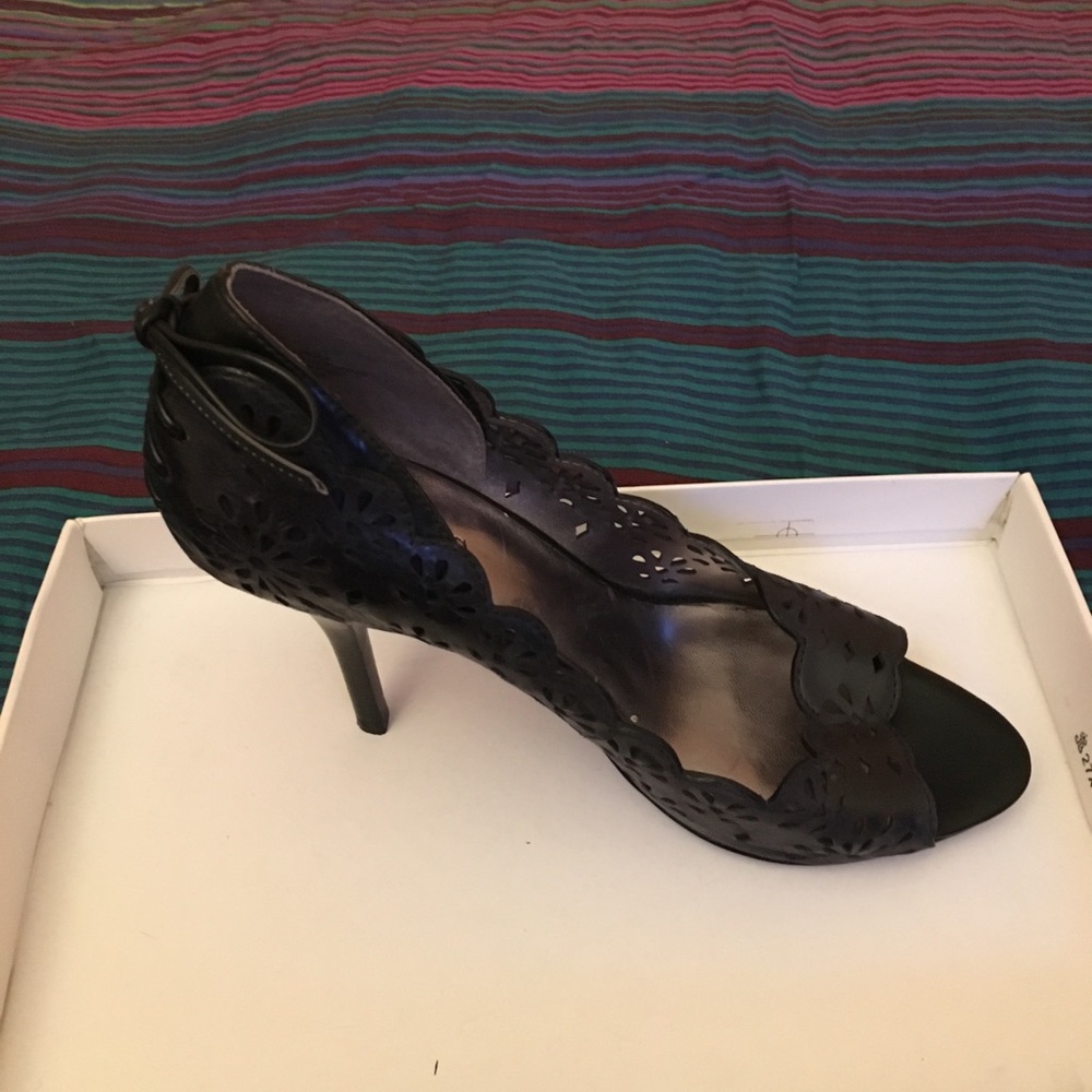 Shoes - Picture 2 of 3